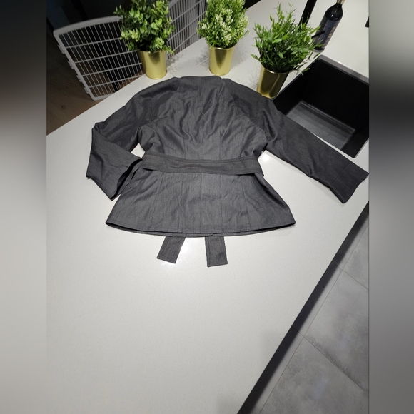 LARRY LEVINE Sublime blazer doublé gris charcoal, ceinture ajustable à la taille - Picture 6 of 7